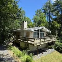 Cabin on the hill Ascutney โรงแรมในJenneville