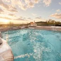 Penthouse mit Whirlpool, Sauna, XXL-Terrasse mit Bergblick & Tischfußball, hotel em Waldkirchen