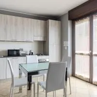 Turin Airport apt G, מלון בLeinì