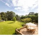 Jacobean Farmhouse at OLD Fairspear Farm, Cotswold, hotel u gradu 'Leafield'