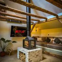 Barlogul Ursilor Ciubar&BBQ, hotel Karácsonkőn