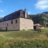 Lo Castel de Lasmaries, hotel a Saint-Parthem