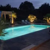 Villa Lailléa avec piscine jacuzzi, viešbutis mieste Laillé