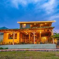 Equator Lodge & Campsite, hotel u gradu 'Kikorongo'
