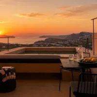 Enorme EOS Santorini - Adults Only, hotel em Pírgos