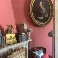 Art action room: Villanovafranca şehrinde bir otel