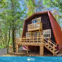 Cabin retreat w deck & lake access, hotel en Terra Alta