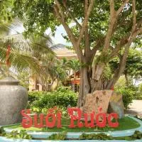 Suối Nước Resort, hotel i Ấp Long Sơn