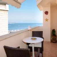 The Square - Luxury Apartment, hotel a Scilla