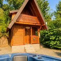 Seoski Turizam Feniks - apartman Ostrog & đakuzi na otvorenom, מלון בKosjerić