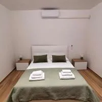 De Chri House – hotel w mieście Cisterna di Latina