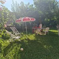 Gardenhouse, ξενοδοχείο σε Mëmëlisht