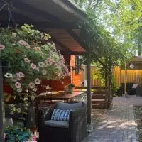 Casa Rosa - Sfeervolle cottage met jacuzzi, hotel sa Erm