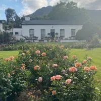 Rose Cottage PAARL SOUTH, hotel u gradu Hartebeeskraal