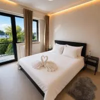 Luxury 1 Bedroom Apartment with Sofa Bed & Balconies Prime Location near ING Arena, Expo 12 & Atomium, hótel í Wemmel