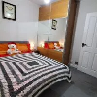 The Oak Retreat Homestay, hotel in Edgware