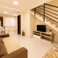 Casa moderna com garagem perto do aeroporto, hotel en Joinville
