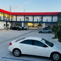 Dream Inn: Inglewood şehrinde bir otel