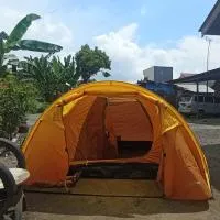 Tapian Ratu Camping and Rent Tent, hotelli kohteessa Bukittinggi
