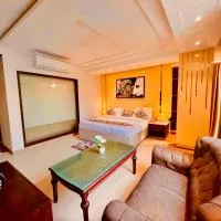 Viesnīca Hotel Hollywood Vibes #riverview #premium rooms #prime location #most awarded #parking #top rated #open terrace #lawn #best selling hotel in manali pilsētā Manali