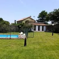 Casa O segredo, Costa da Morte con piscina, hotel em Coristanco