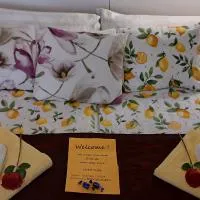 FAMILY DELUXE - SLEEP WELL! Very quiet night - Queensize good quality twinbed and second bedroom 2 single beds- Spacious 60m2 - supermarket Prisma and restaurang only 200m - ski rental and trail - tea and coffee - towels: Savonlinna şehrinde bir otel