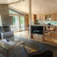 Villa Verde by Hvalstrand beach, hotel in Nesbru