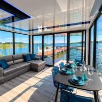 Boathousing - apartament na wodzie, dom pływający, łódź, luksusowy apartament, хотел в Мислибож