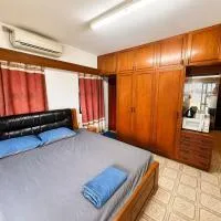 King Room with Private Bathroom and Free WiFI in SUVA CBD, hotel u gradu 'The Domain'