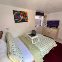 Private Guest Suite in Bletchley, Milton Keynes – hotel w mieście Bletchley
