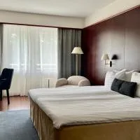 Hotel Kalliohovi - ilmastoidut huoneet -、ラウマのホテル