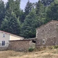 Le Patrol ancienne ferme dans le pilat, hotel a Doizieux