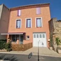 L'escapade colorée anciennement La Vieille Forge: Rieux-Minervois şehrinde bir otel