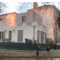 Le Petit Domaine de Colayrac, מלון בColayrac-Saint-Cirq