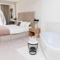 Hotel M, hotel en Zaton