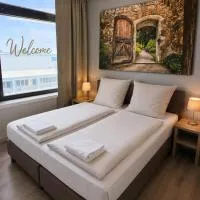 Aparthotel Emilia 24h Check-in, Free Parking and WiFi, hotel in Bargteheide