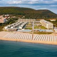 HVD Reina del Mar - Premium Spa Service & Free Parking, hotel a Obzor