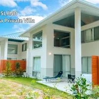 CORAL ISLAND 1棟貸し 天然ビーチまで徒歩5秒 ジャグジー付きVilla、名護市のホテル
