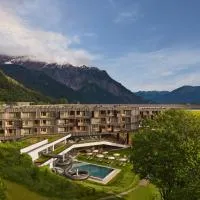 Falkensteiner Family Hotel Montafon - The Leading Hotels of the World، فندق في تشاغنز