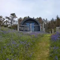 Herons Rest Pod By The Sea, hotel din Morar Station