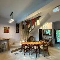 JD Warm Bnb, hotel di Chung-wan