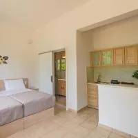 Corfu Village Dassia Apartments, hotel in Káto Korakiána