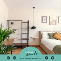 L'essentiel, calme et climatisé - Accès autonome, hotel La Ferté-Gaucher városában