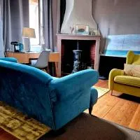 Chambre d'hôtes Abbatiale, hotel u gradu 'Bernay'