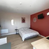 Studio TERRE DE SIENNE, neuf proche Royan&Plages-calme&tt équipé, hotel a Breuillet