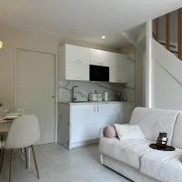 Le Domaine des Bruyeres La Suite Perle, hotel a La Charmée