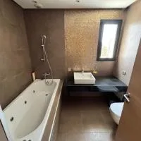 Villa Samilys golf and beach, hotel a Salé