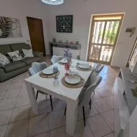 Mavit Apartments، فندق في كانيجيوني