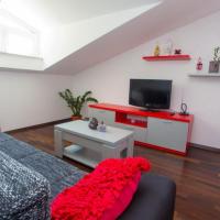 Apartments Grljusic - One Bedroom Apartment with Sea View 207، فندق في ماكارسكا