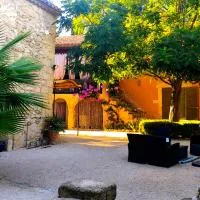 Maison d'hôte Mas de Castille entre Uzès et le pont du Gard, hotel v destinácii Argilliers